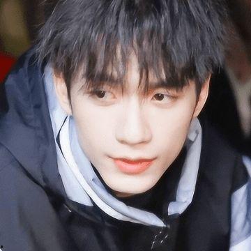 吃瓜罗伯特张颜齐